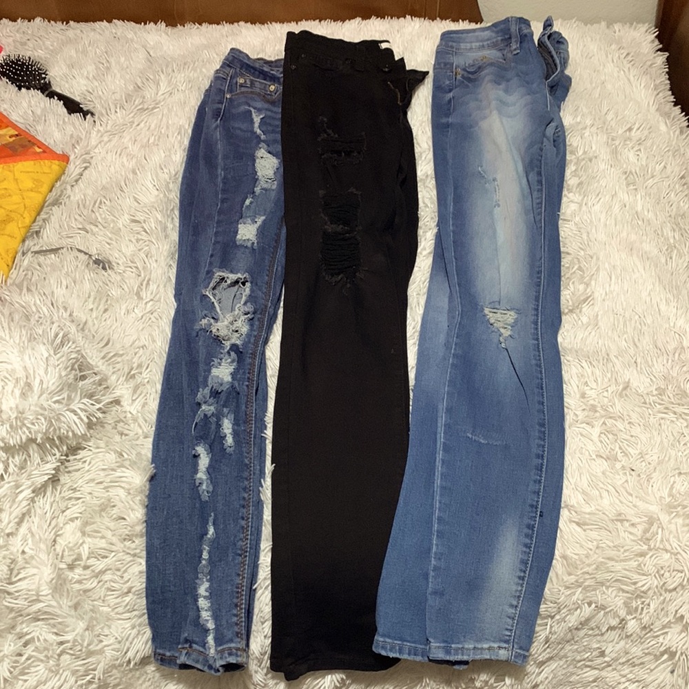 Jeans , size 3, rips
